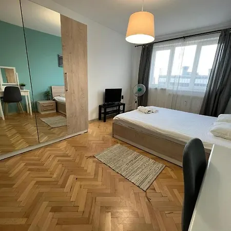 Апартамент Al Malina 3bdr Family With Parking Space Near Airport And Iec София